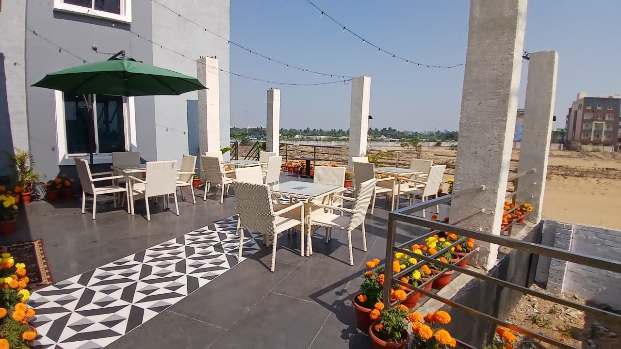 Open Area Rooftop Sit-Out